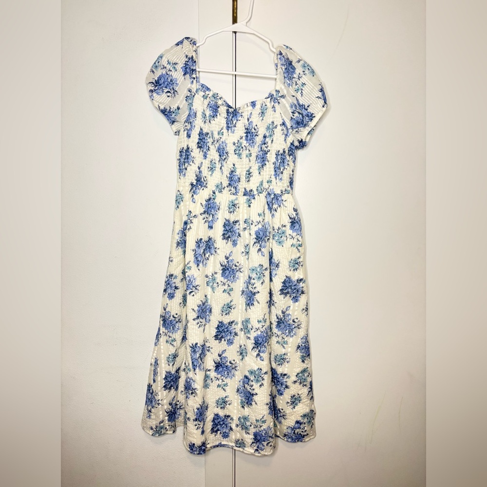 LOFT WHITE FLORAL SMOCKED MIDI DRESS SZ SMALL